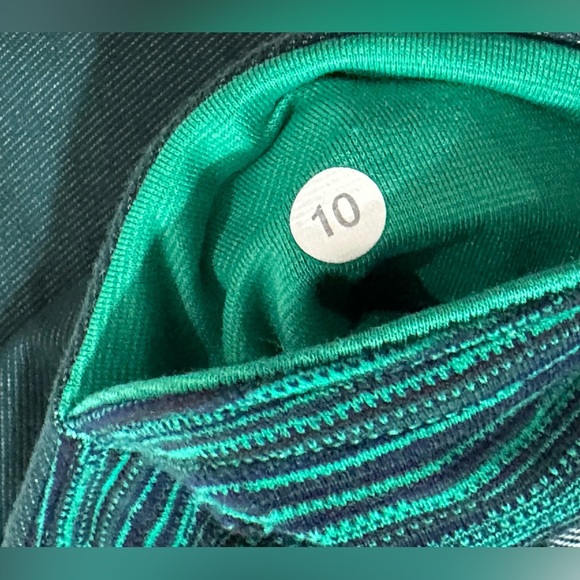 Lululemon: Women’s Leggings - Size 10 - Picture 5 of 7